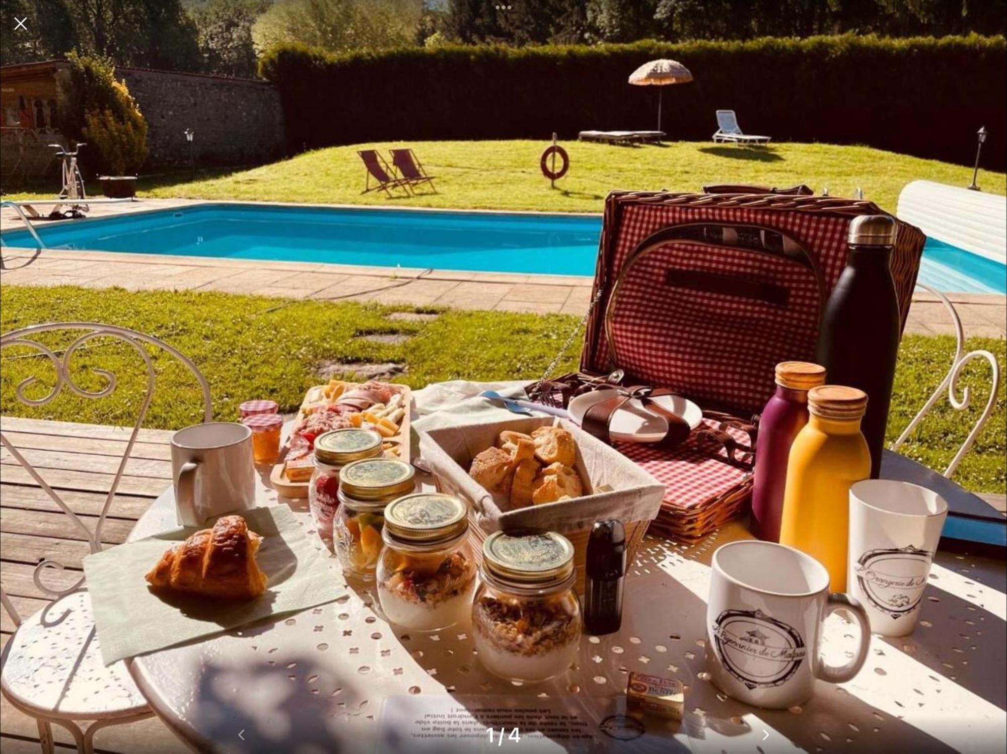 Bed and Breakfast La Roulotte Deluxe De Malpas Quingey Exterior foto