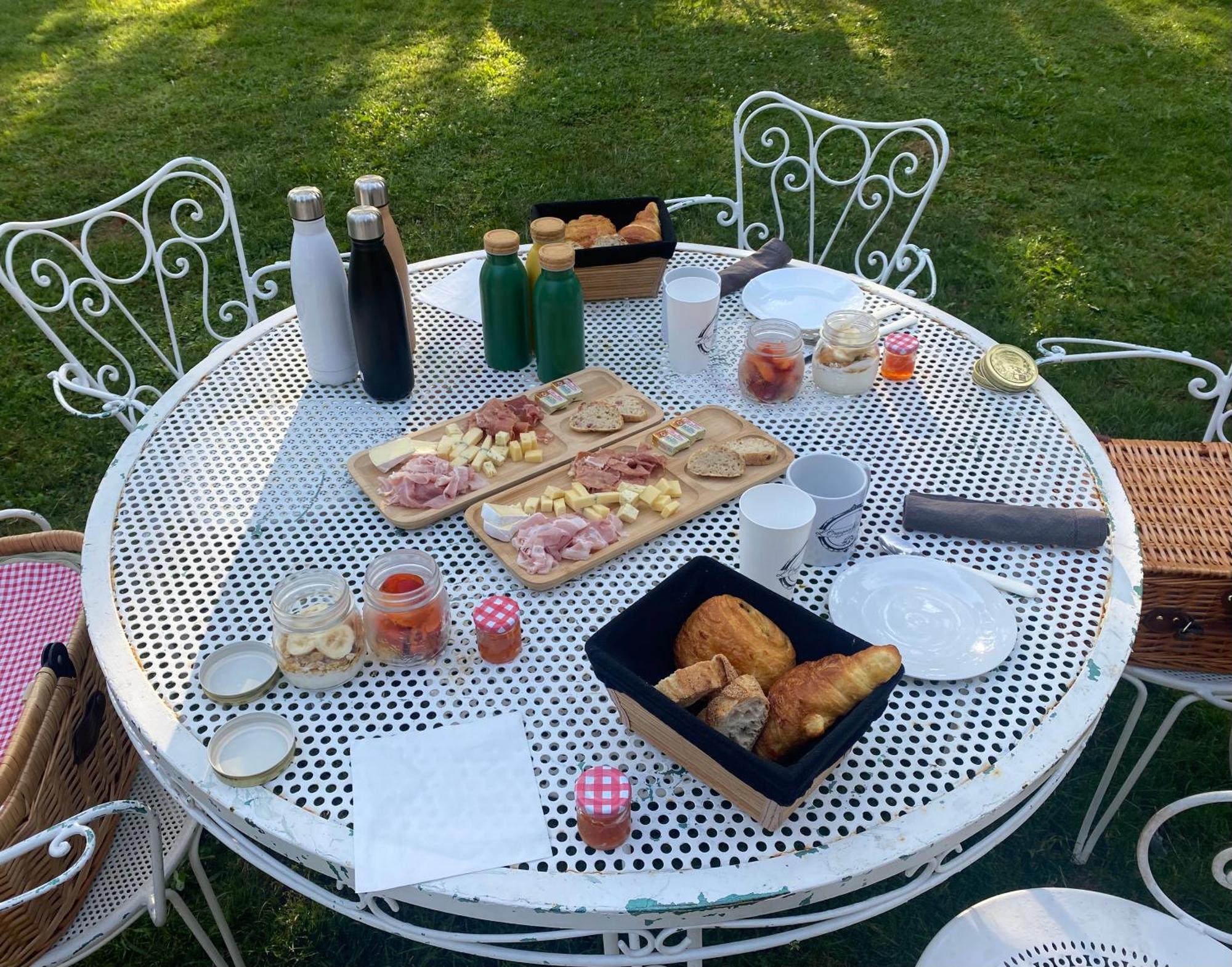 Bed and Breakfast La Roulotte Deluxe De Malpas Quingey Exterior foto