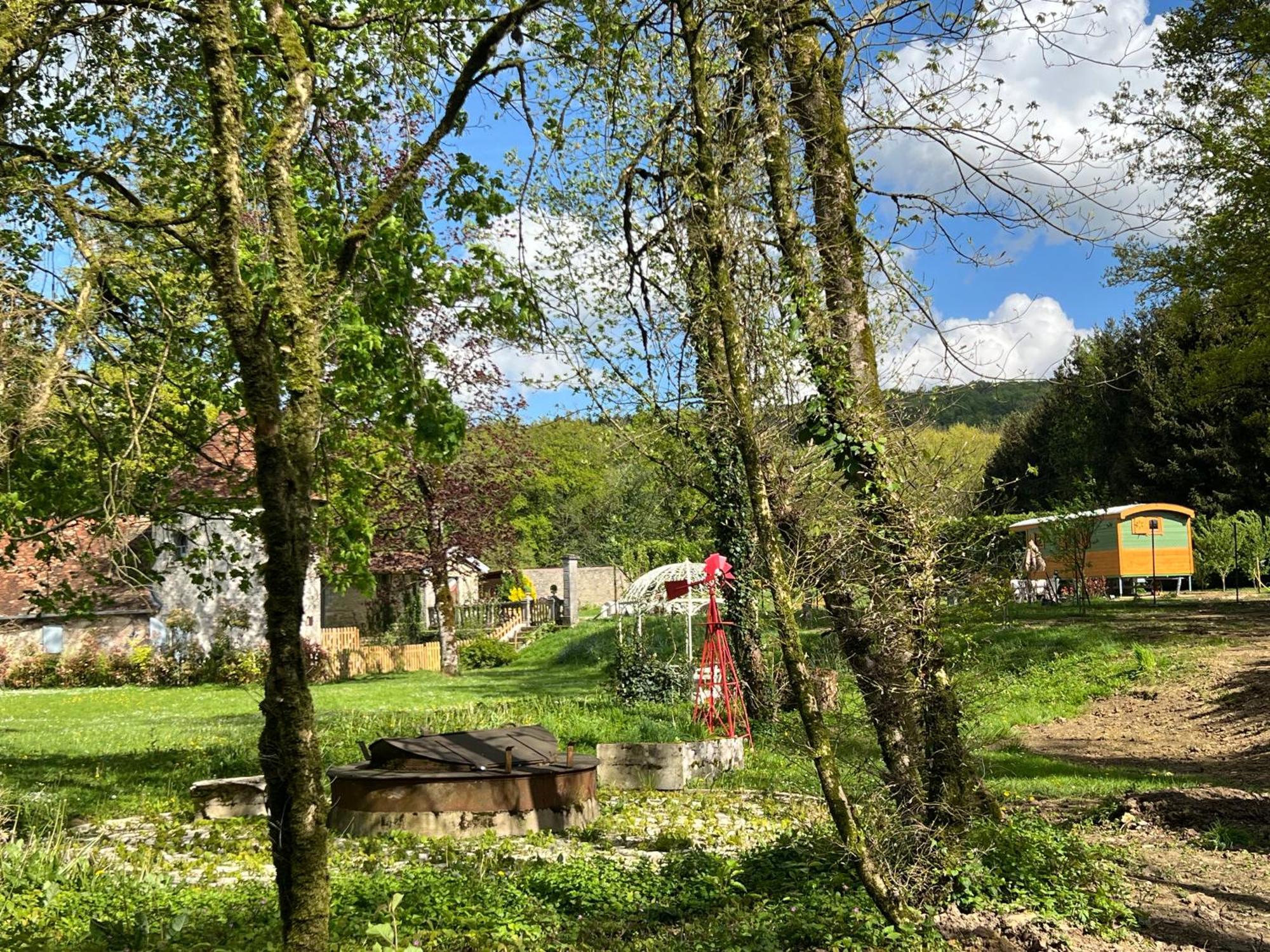 Bed and Breakfast La Roulotte Deluxe De Malpas Quingey Exterior foto