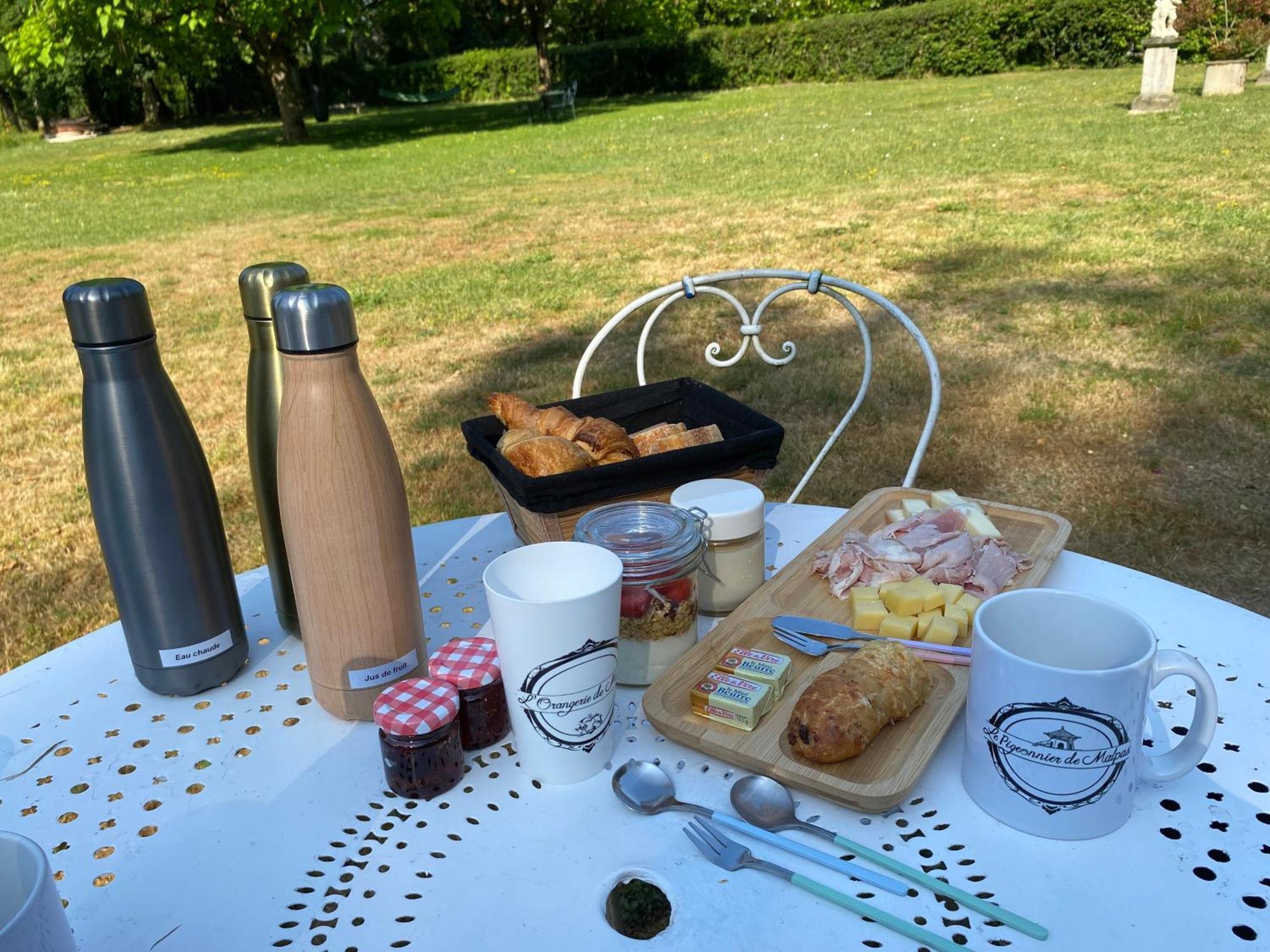 Bed and Breakfast La Roulotte Deluxe De Malpas Quingey Exterior foto