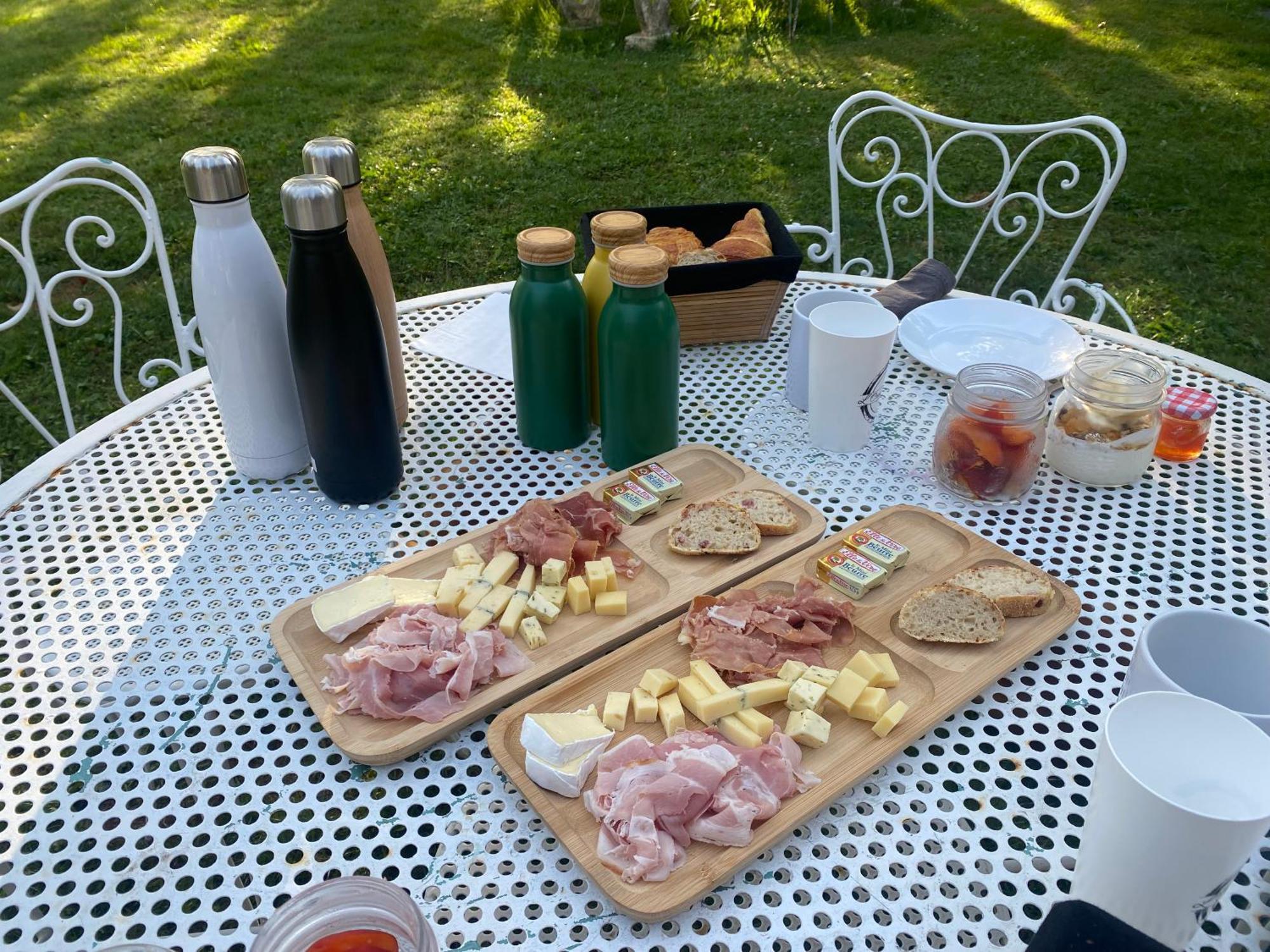 Bed and Breakfast La Roulotte Deluxe De Malpas Quingey Exterior foto